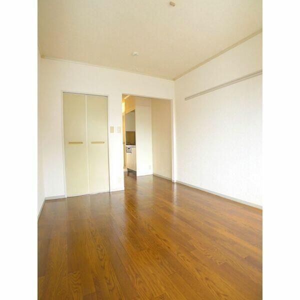 居室・リビング　別部屋参考写真となります