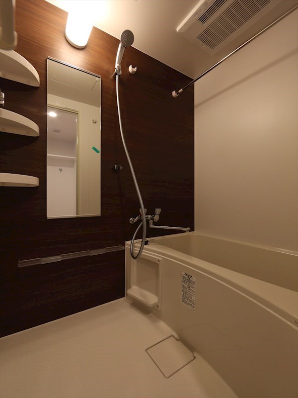 バス・シャワールーム　浴室暖房乾燥機能付バス