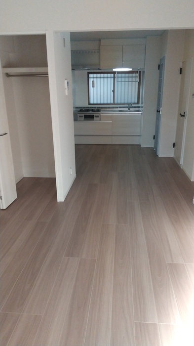 居室・リビング　参考写真（同物件別部屋）