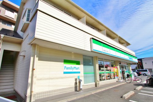 コンビニ　ファミリーマート 浦安堀江三丁目店（コンビニ）まで76m