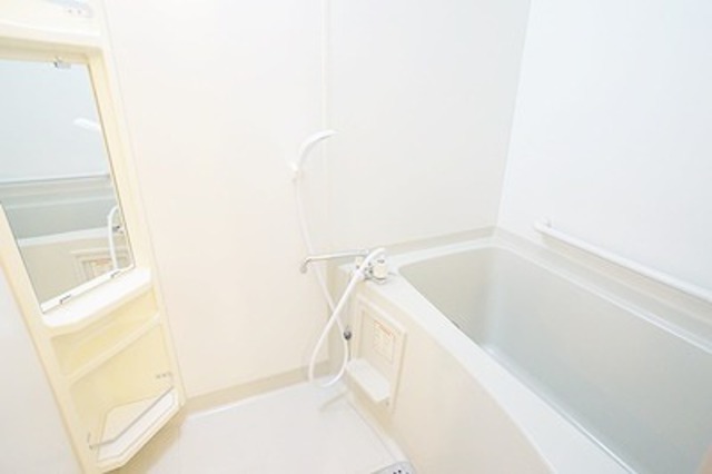 バス・シャワールーム　参考写真（同建物別部屋のものです）