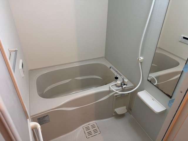 バス・シャワールーム　浴室乾燥機付きのユニットバス