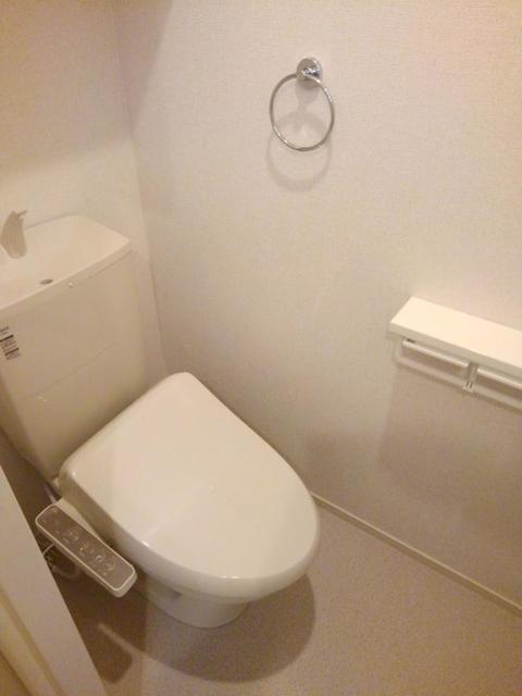 トイレ　温水洗浄暖房便座付トイレ