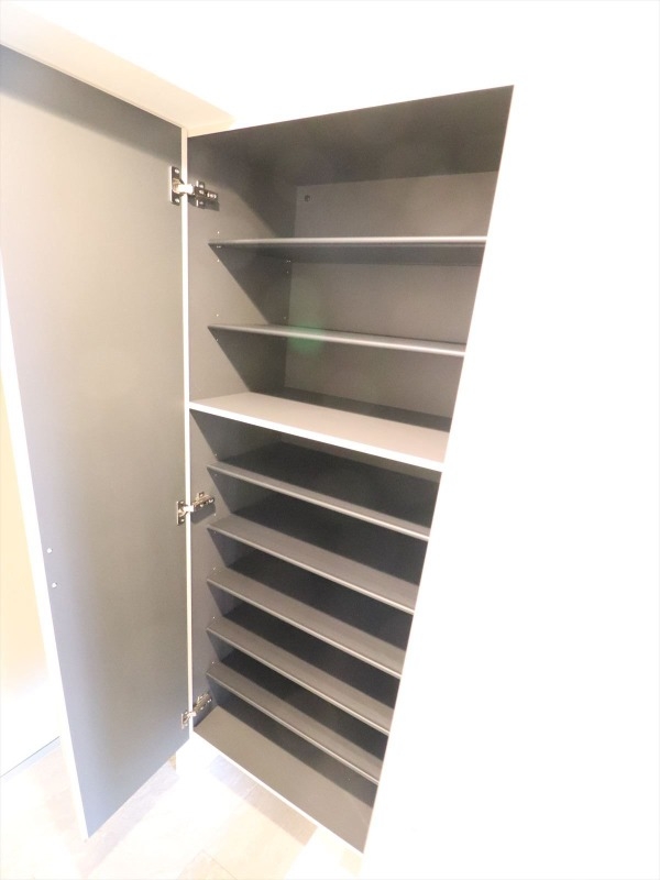 玄関　シューズボックス付き玄関