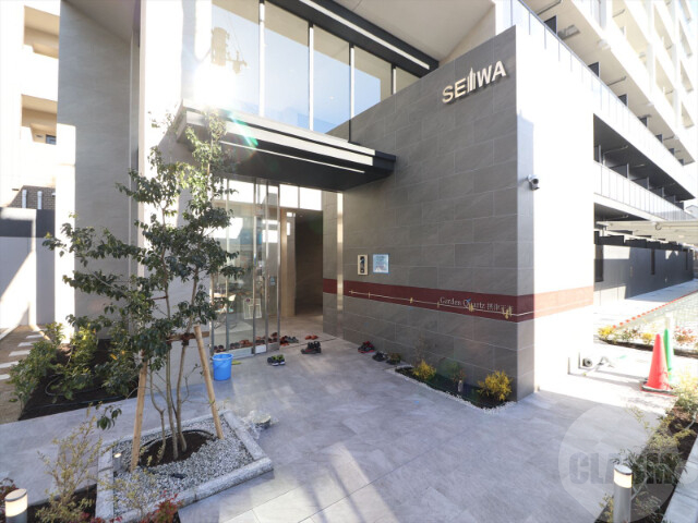 エントランス　オートロック付きで安心です