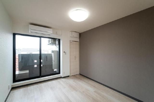 居室・リビング　居間です　以下別号室参考写真です