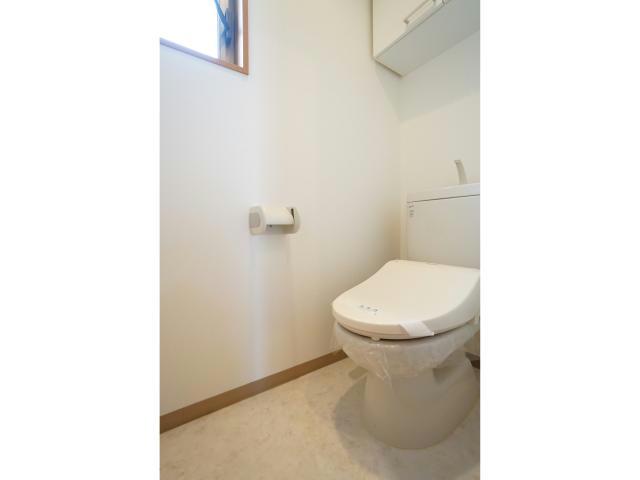 トイレ　温水洗浄便座