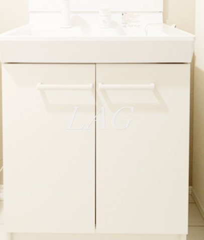 収納　独立洗面台収納です。