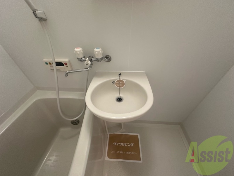 洗面設備　洗面台はこちら。朝の身支度はここでばっちり。