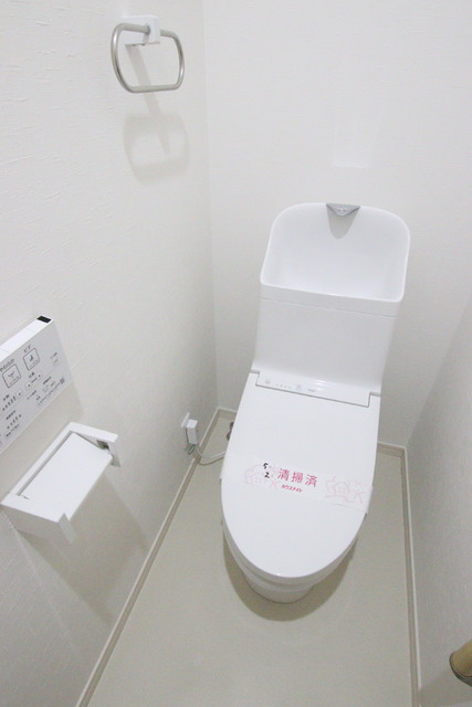 トイレ　明るい雰囲気のトイレです。