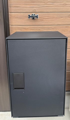 その他設備　各戸専用宅配ボックスはプッシュボタン錠、壁設置型で安心