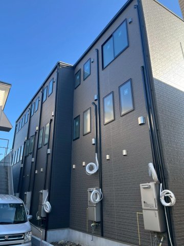 その他共有部分　背面の境界には風通しの良いメッシュフェンスを敷設予定