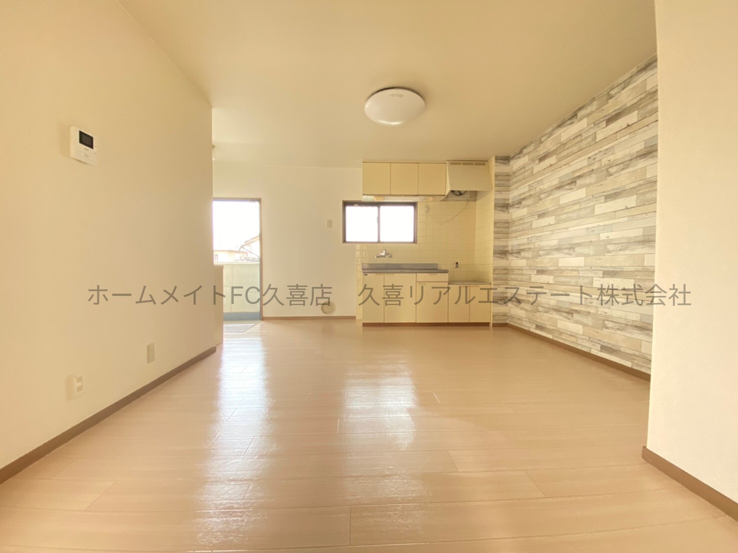 居室・リビング　同建物別号室
