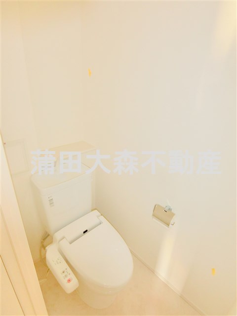 トイレ　温水暖房便座付きのトイレ