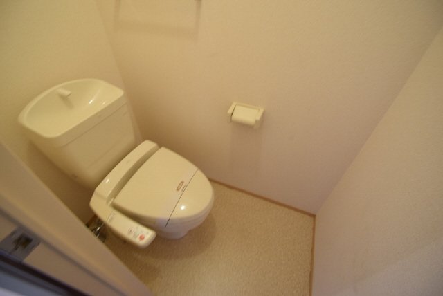 トイレ　ウォッシュレット付き