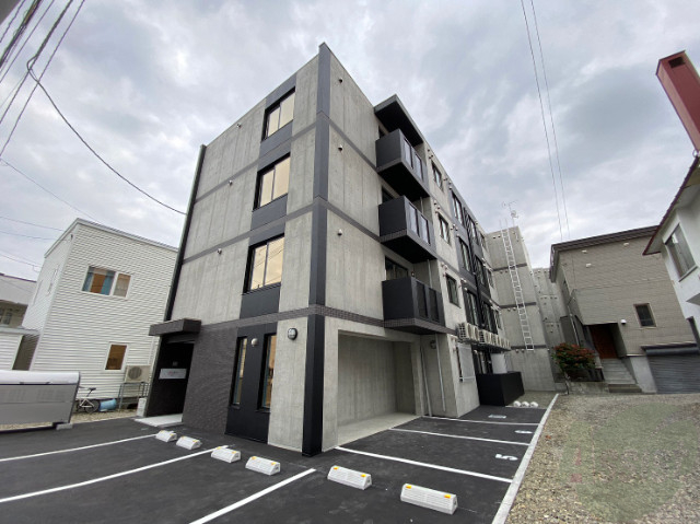 建物外観　札幌市豊平区平岸三条「ＢｒｉｌａｎｔＳｏｌｅｉｌ３」