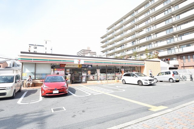 コンビニ　セブンイレブン　大阪友渕町3丁目店（コンビニ）まで393m