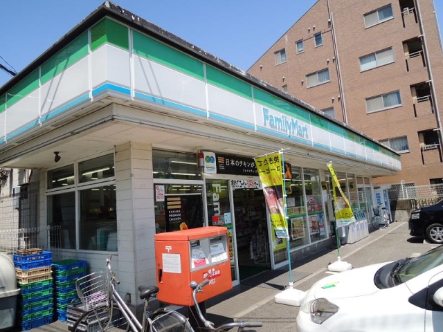 コンビニ　ファミリーマート桜川三丁目店（コンビニ）まで337m