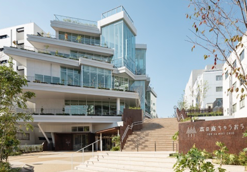 図書館　中央区立京橋図書館（図書館）まで479m