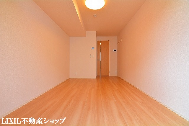 居室・リビング　８．２帖の洋室です。