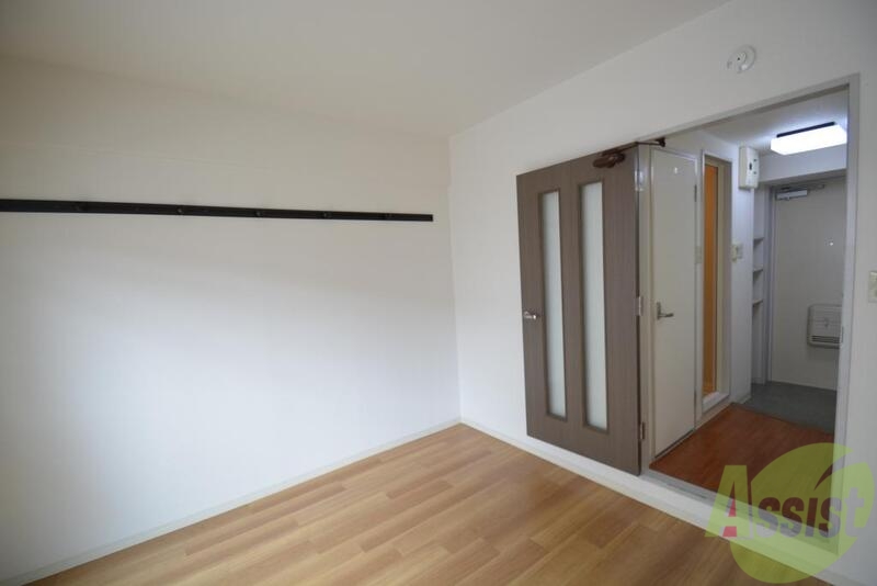 その他部屋・スペース　真っ白フローリングで明るいお部屋です