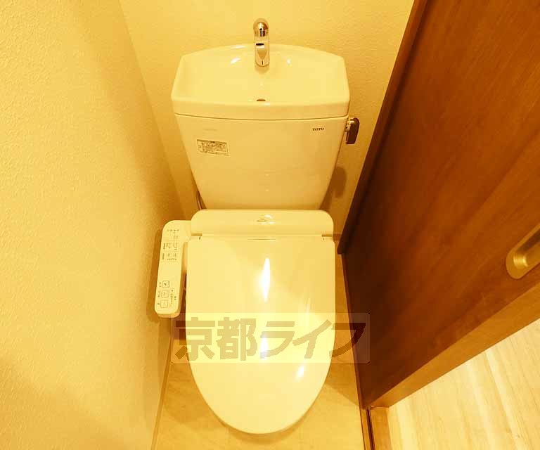 トイレ　ウォシュレットトイレになります。