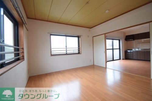 居室・リビング　居間