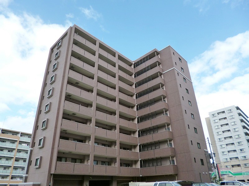 建物外観　九大学研都市駅前の40平米超えの広々室内♪