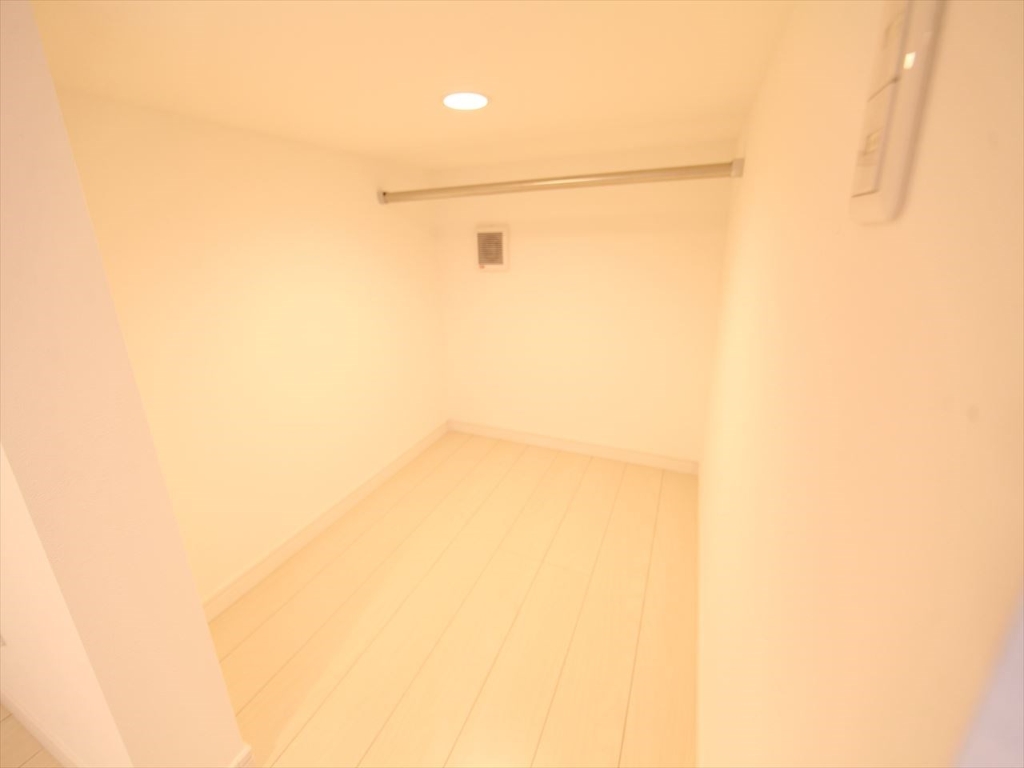 収納　ウォークインクローゼット付（収納充実してます）　同仕様写真