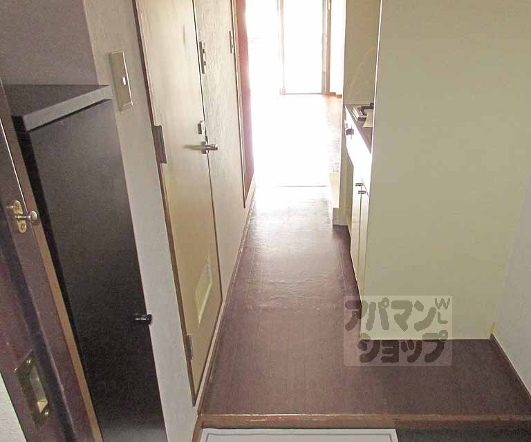 その他部屋・スペース　明るい廊下です