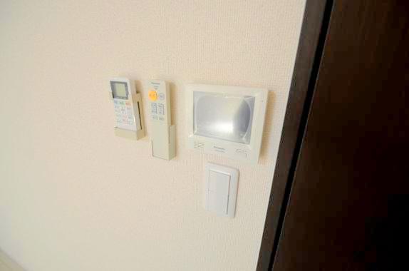 セキュリティ　TVモニターホンで来客が誰か確認してから開けて下さいね