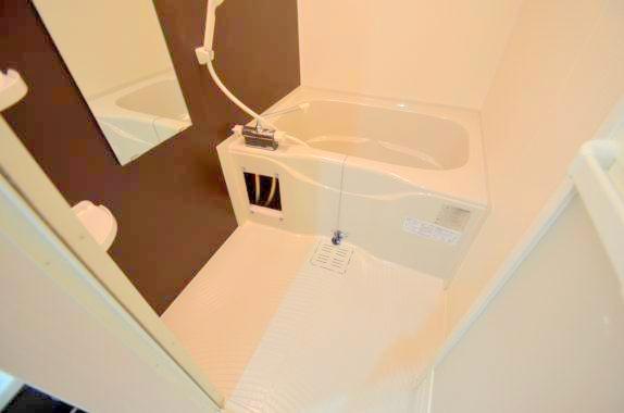 バス・シャワールーム　ゆったりと入るなら、お風呂とトイレとは別々が嬉しいですよね。