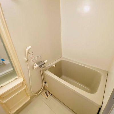 バス・シャワールーム　※写真は別号室のものですので現状優先とさせていただきます