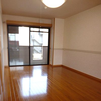 居室・リビング　※写真は別号室のものですので現状優先とさせていただきます