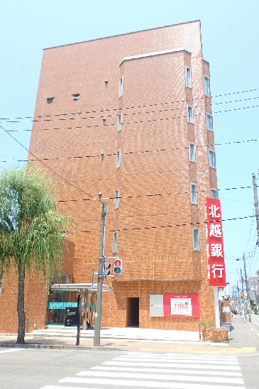 銀行　第四北越銀行 新潟支店（銀行）まで709m
