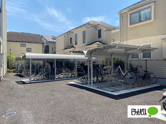 その他　屋根付き駐輪場