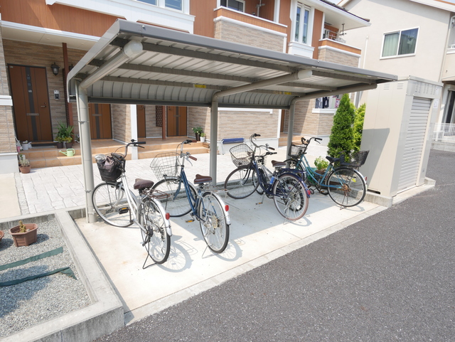 その他共有部分　★敷地内に屋根付の駐輪場がございます★