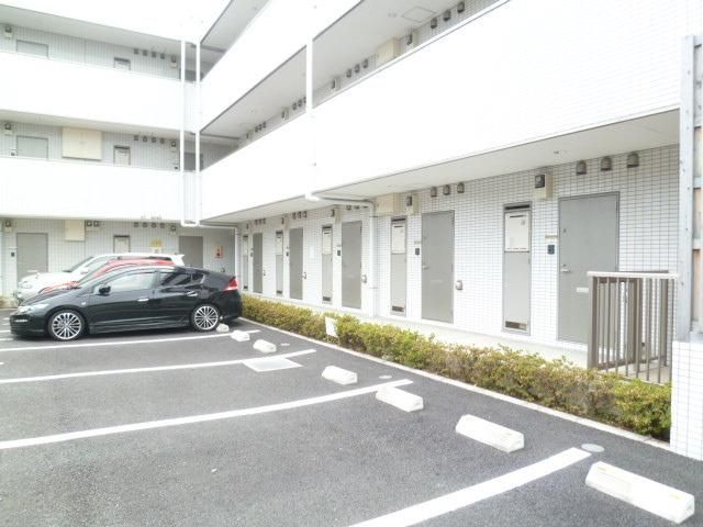 その他　敷地内駐車場（その他）まで10m