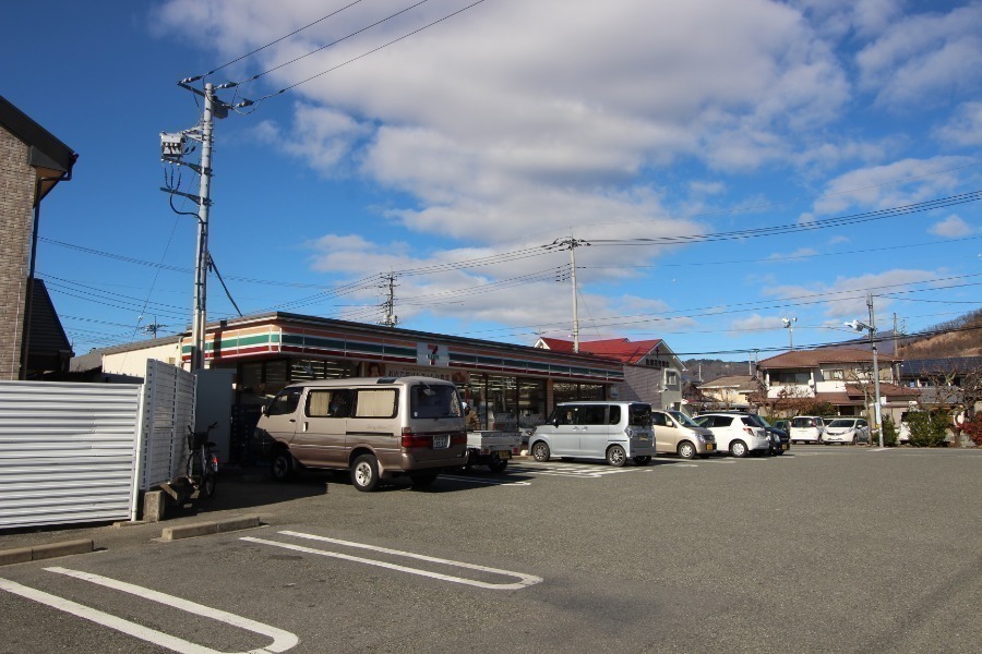コンビニ　セブンイレブン甲斐島上条店（コンビニ）まで130m