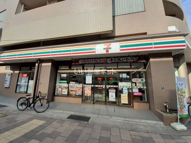 コンビニ　セブンイレブン神戸浜崎通店（コンビニ）まで451m