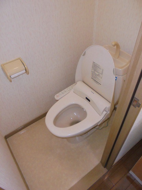 トイレ　写真は101号室です