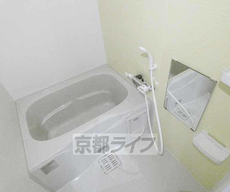 バス・シャワールーム　きれいなお風呂です。