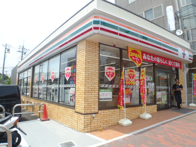 コンビニ　セブンイレブン神戸御影2丁目店（コンビニ）まで635m