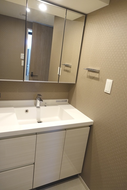洗面設備　※写真は同タイプ住戸です。