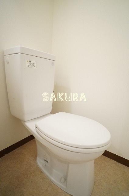トイレ　落ち着いた色調のトイレです♪