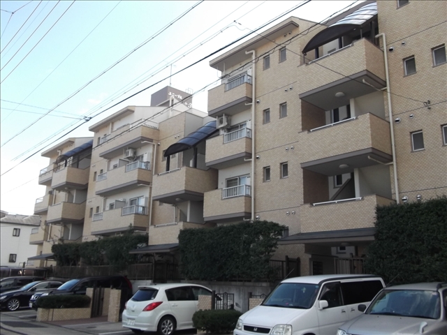 建物外観　安心の鉄筋コンクリートマンションです♪