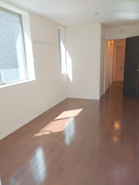 居室・リビング　★※他号室の写真です　明るいフローリングの角部屋です★