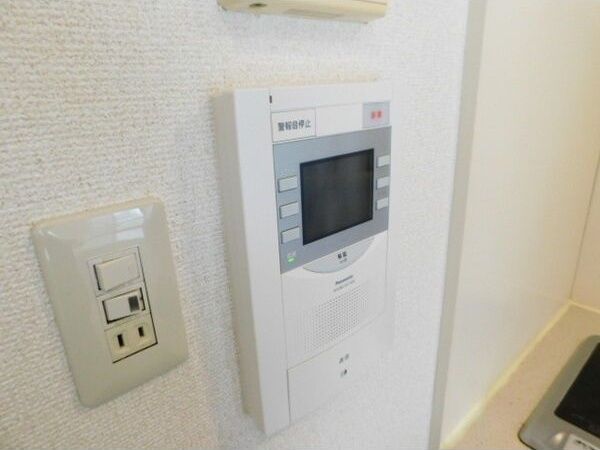 セキュリティ　モニター付きインターホンでセキュリティ面もとっても安心です！