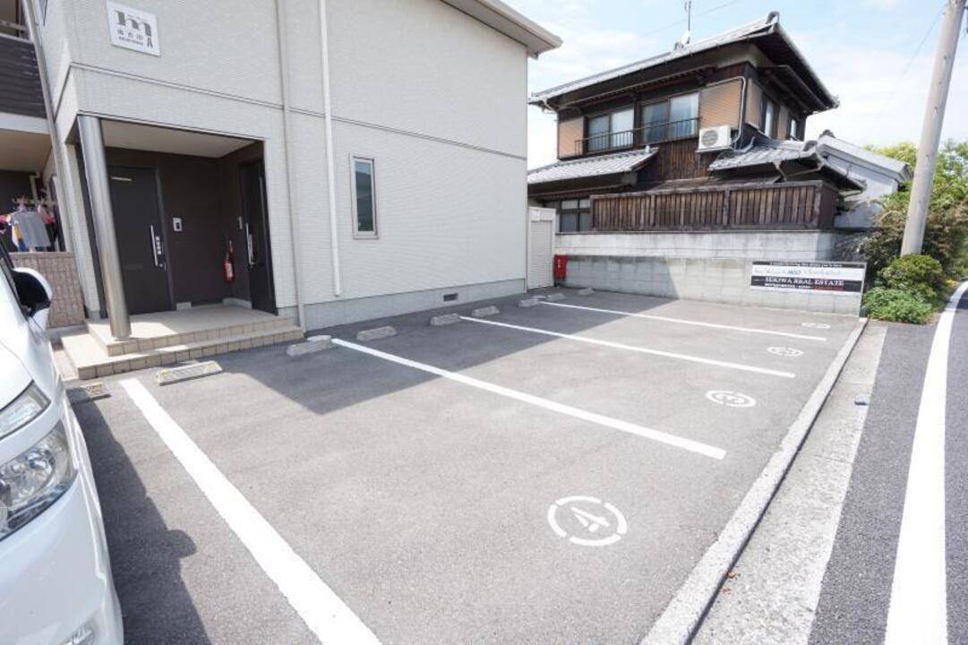 駐車場　駐車場