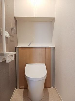 ＪＲ福知山線 塚口駅 徒歩18分 3階建 築3年のトイレ写真